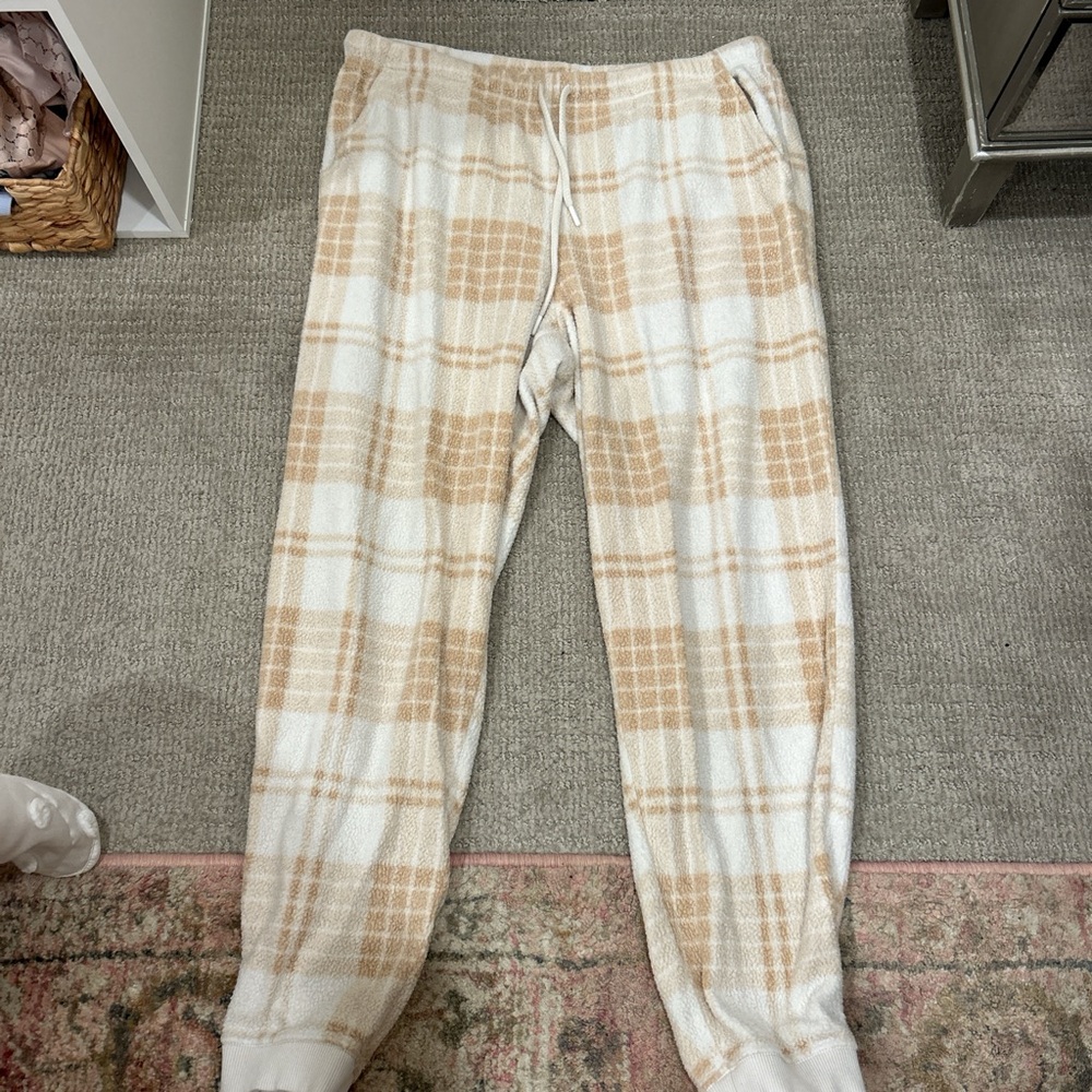 Aerie Plaid Pants in Cream and Tan